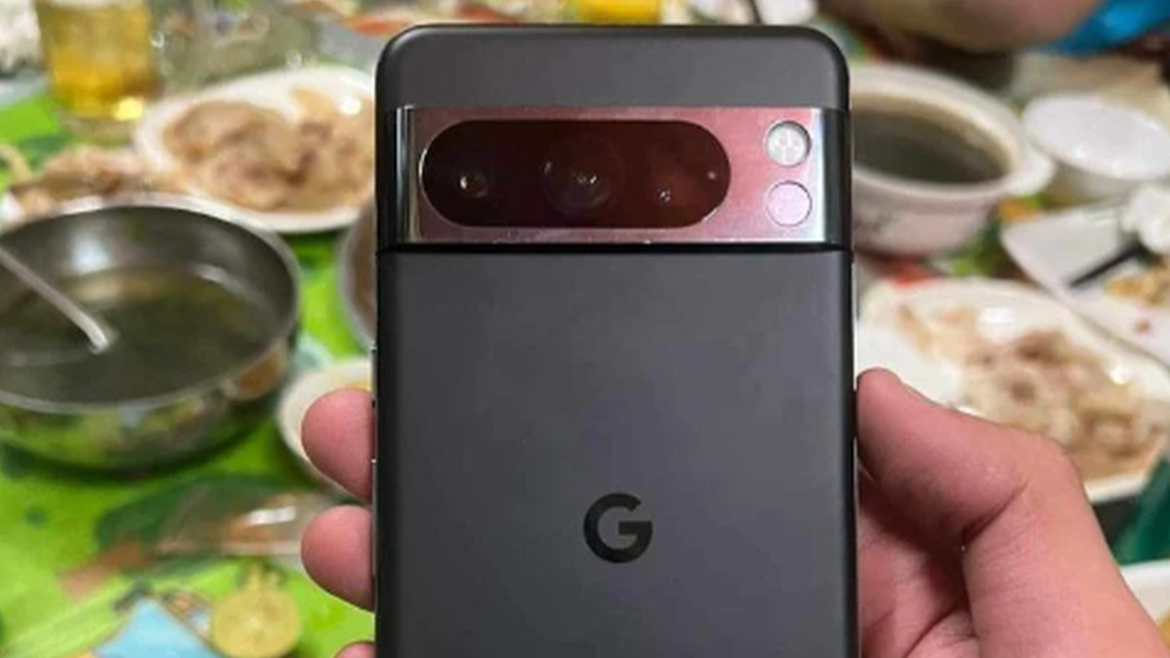 Google Pixel 8 lansmandan evvel kutusuyla görüldü