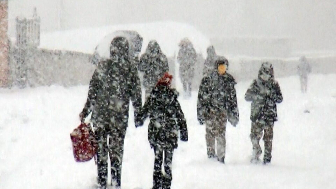 Öğrencilere kar tatili muştusu geldi! İstanbul dahil 9 vilayette okullar tatil!