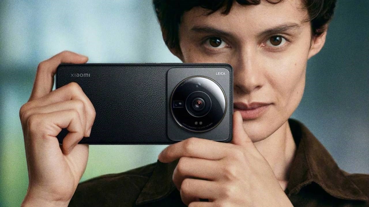 Xiaomi, 3.2x 75mm periskop zoom kameralı gizemli bir telefon üzerinde çalışıyor